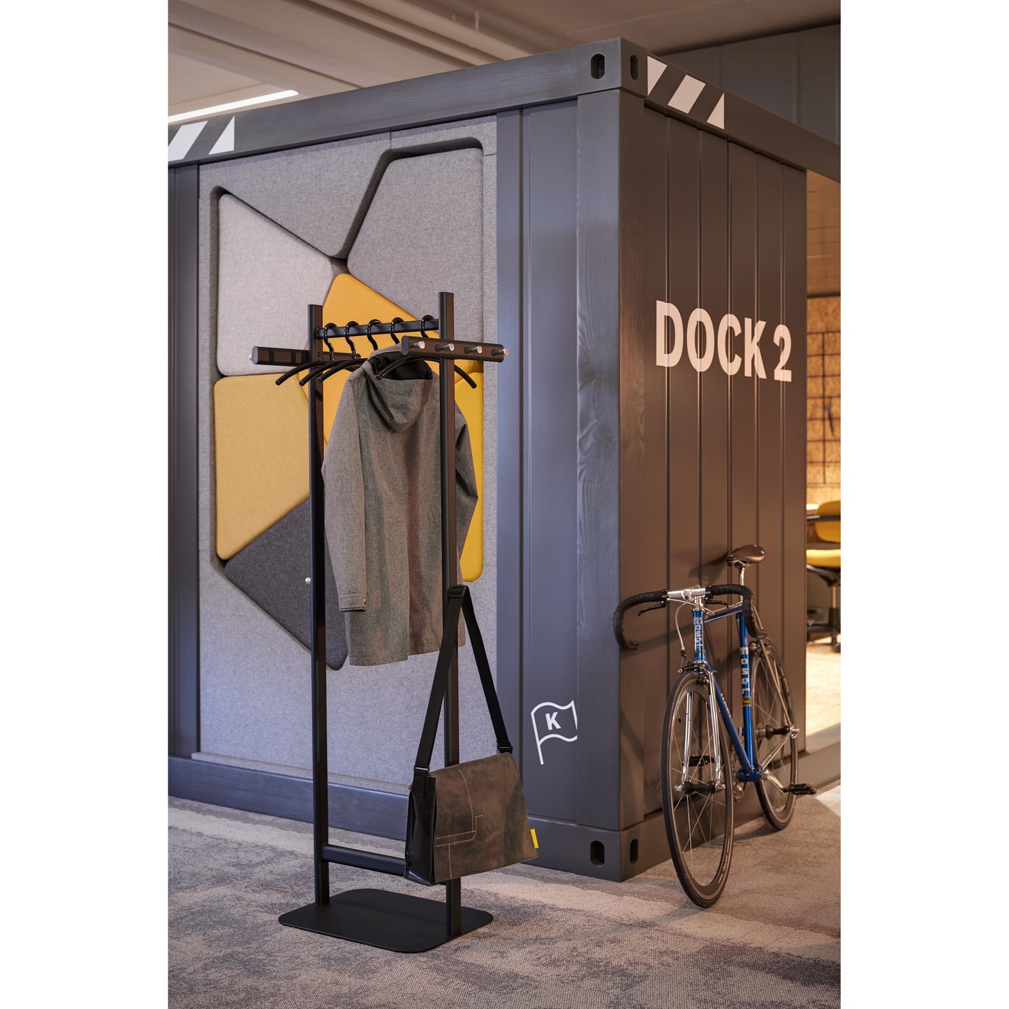 MAUL - Wardrobe rack Salsa standing 172x52x40cm 40kg, 8 hooks black RAL9004