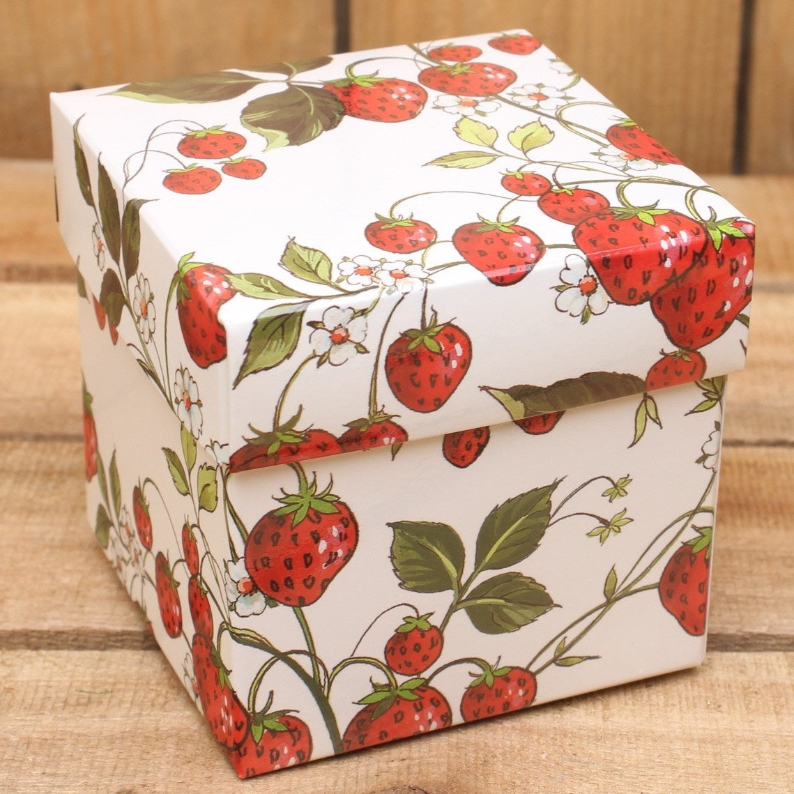 Klika - Bonbon doosjes Chocolade doosje Aardbei KUBUS 24 stuks