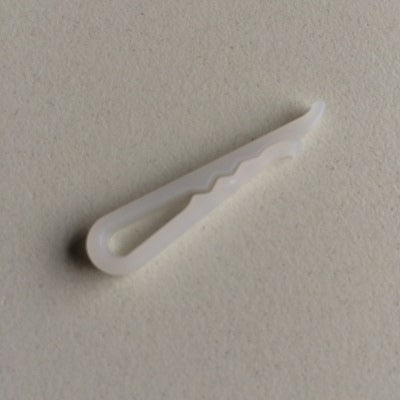 Klika - Clip para camisa blanco leche 37x3,5mm 10.000