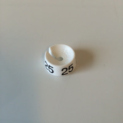 Klika - MB weiß/schwarz 25 für einen Kleiderbügel