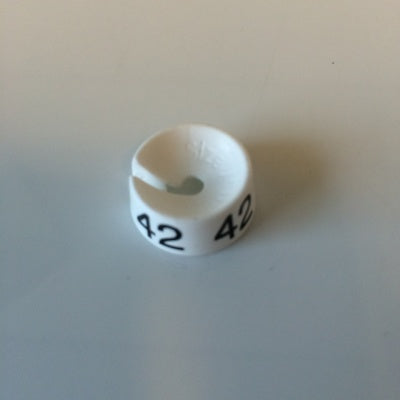 Klika - MB weiß/schwarz 42 für einen Kleiderbügel