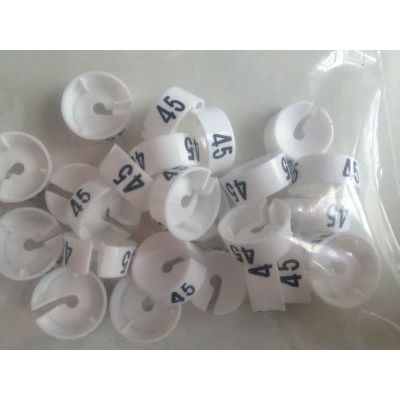 Klika -  MB wit/zwart 45 voor op kledinghanger