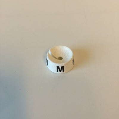 Klika -  MB wit/zwart M voor op kledinghanger