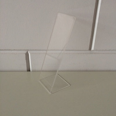 Klika -  L-standaard acryl bxh 74x210mm. Staand