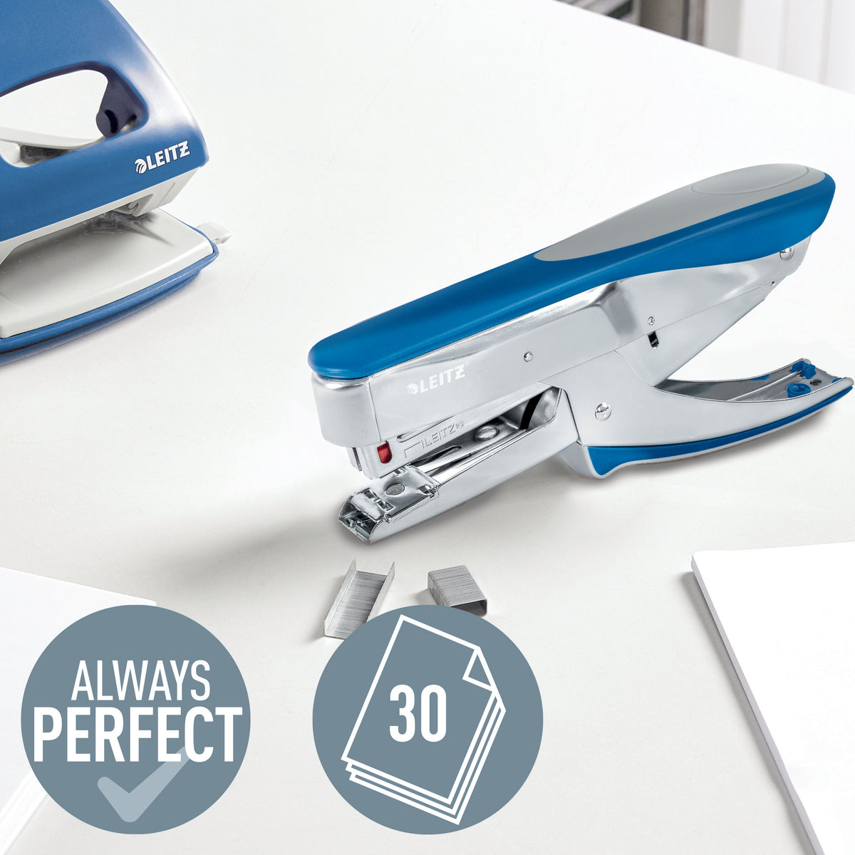Leitz -  Niettang  bovenlaadmodel p3 30 vel blauw
