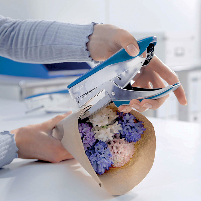 Leitz -  Niettang  bovenlaadmodel p3 30 vel blauw