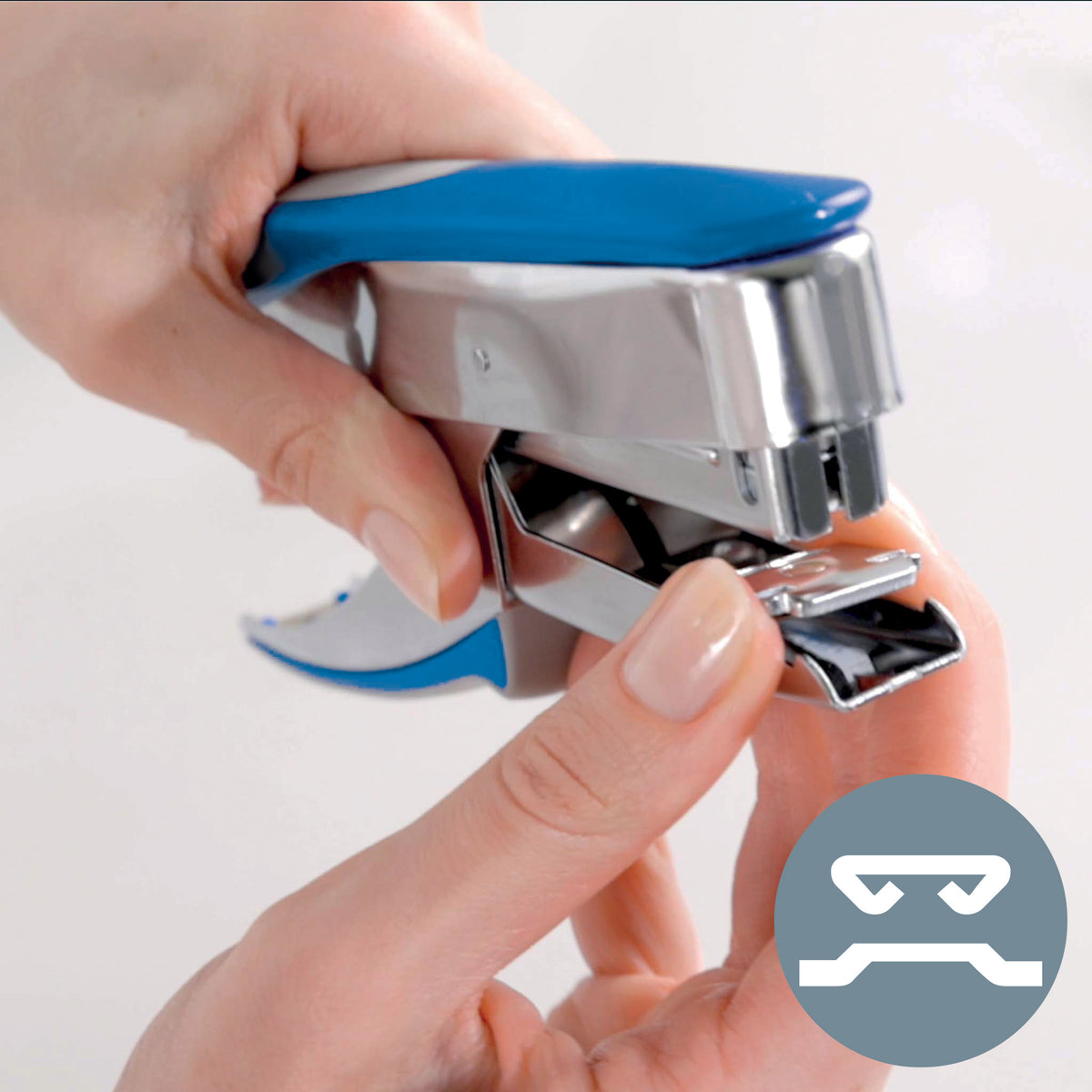 Leitz -  Niettang  bovenlaadmodel p3 30 vel blauw